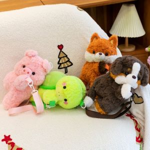 THOMA ตุ๊กตาขนนุ่ม กระเป๋าเป้ตุ๊กตาเต่าเขียว รูปสัตว์ กระเป๋าโทรศัพท์ กระเป๋านักเรียนผ้าพลัฌการ์ตูน สร้างสรรค์ ความจุขนาดใหญ่ กระเป๋าสะพายตุ๊กตาหมูน้อย ผู้หญิง