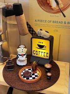 Maid Café Coffee Cat / Chocolate Shop Decoration / Muffin Cute Maid Kitten / Warm bedroom Decor / Healing Ornaments Scene / Valentines Day Gift / Zakka