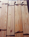 Papan Kayu Jati Belanda P110×L9×T1,5cm sudah di hamplas. 