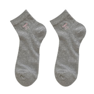 ฤดูร้อนบางกลางและสั้นถุงเท้าผ้าฝ้ายฤดูใบไม้ผลิตาข่ายBreathableถุงเท้าMiuสไตล์ถุงเท้ากลวง