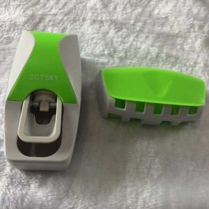 Wall-Mounted Automatic Toothpaste Dispenser Dust-proof Toothbrush Holder Wall Mount Storage Rack Bathroom Accessories Set Squeezer