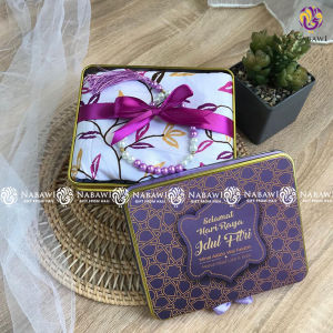 Hampers Gift Box Tin Idul Fitri: Isi Mukena Dewasa & Tasbih