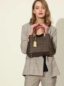 AE Bag 2026 New stylish womens handbag for commuting soft leather large capacity embossed crossbody bag Shoulder tote