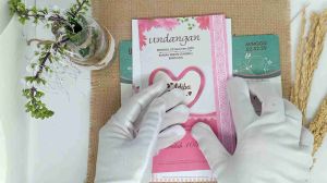 (100 pcs) Undangan Pernikahan Simple Mewah Termurah F105
