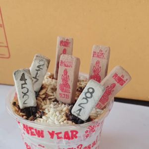 มาตรฐาน ธูปหวย แม่ลักษมี ถุงละ 50 แท่ง เลข 3 หลัก พระแม่ลักษมี แม่ลักษมี ธูปขอหวย ธูปขอเลข ธูปเสี่ยงโชค ธูปตัวเลข ธูปมงคล ธูปขอหวยแม่นๆ