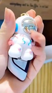 Gantungan Kunci 🚀 卡通炫酷宇航员钥匙扣 Astronaut Keychain 可爱车钥匙链情侣背包挂饰包包挂件 Cute Cartoon Key Ring Accessories