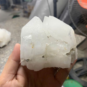 1 viên đá thạch anh trắng tự nhiên dùng làm trang trí decor thanh tẩy ( đá thật chuẩn việt )k107 550g