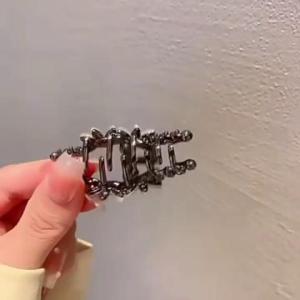 High-end Opal Flowers Hair Claw Medium Size Black Color Metal Hairpin Womens Back of the Head Half-tied Hair Clip Elegant Hair Accessories