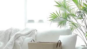 Imitation Rattan Woven Storage Basket Foldable Clothing Organizer Snack/Toys/Dirty Clothes Storage Imitation Rattan Woven Storage Basket Foldable Clothing Organizer