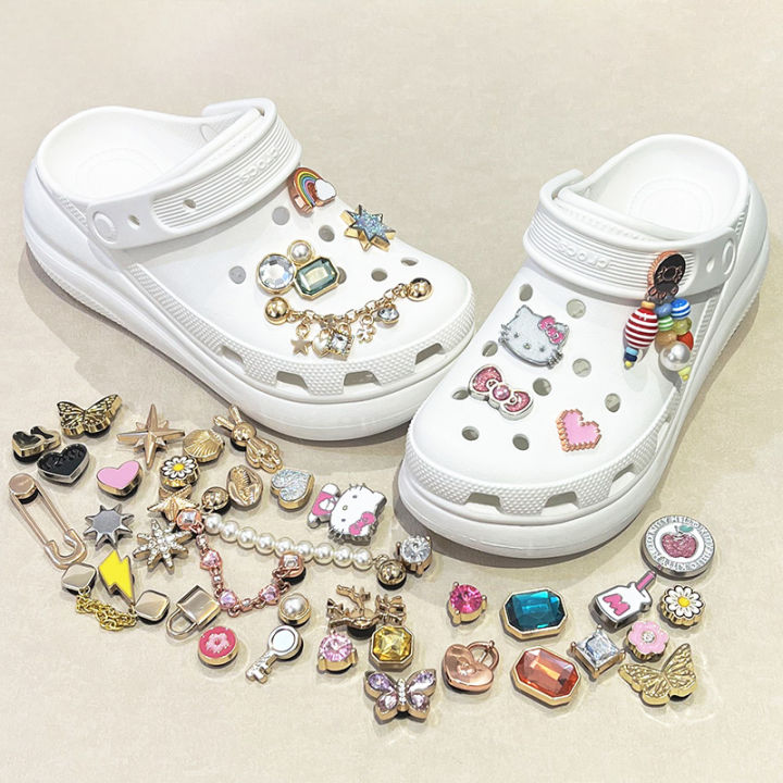 Jibbitz, charm gắn dép crocs trang trí giày sang trọng cao cấp