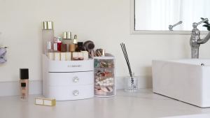 Makeup Organizer Counter with Drawers Make up Organizers for Vanity Skincare Jewelry Earring Organizers Cosmetic Display Cases Makeup Storage for Bedroom & Bathroom Ideal Gifts for Women(Pink)
