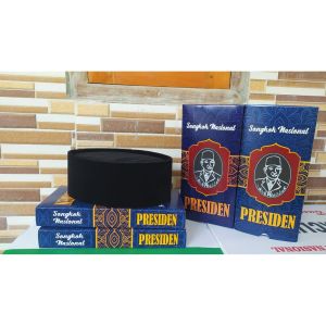 Songkok Hitam  AC Tinggi 9 Peci Sholat Bludru Anak Laki Pria Dewasa Santri Pesantren Kopiah Haji Solat Pendek Full Beludru Polos Kopyah Shalat Motif Bordir Batik Nama NU Non Jumbo Kopeah Batok Bulat Putih Susun Nasional