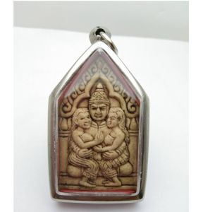 ขุนแผน ขุนแผนอุ้มนางคู่ พรายกุมารทอง ถือถุงเงิน เนื้อผง เสน่ห์แรง พร้อมเลี่ยมกรอบ เเสตนเลส