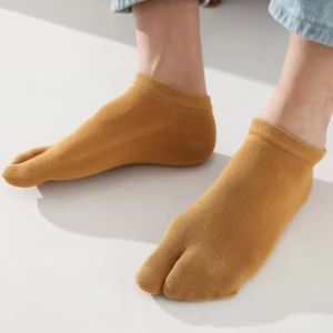 5 Pairs Couple Two Toe Tabi Socks Men Women Pure Cotton Breathable Solid 2 Finger Non-slip Invisible Low Cut Boat Socks 6 Colors2026