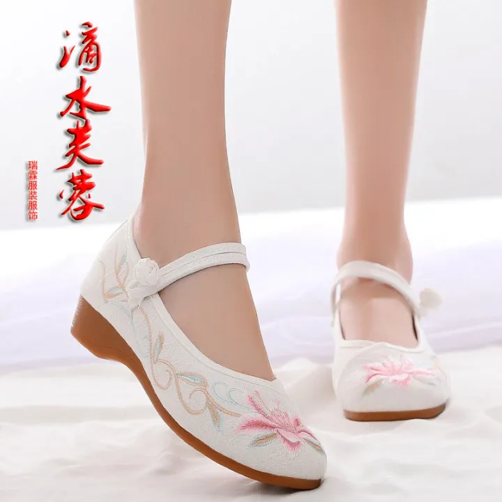 [Free Shipping] Spring New Collection: Elegant Embroidered Cloth Shoes ...