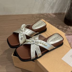 [Free Shipping] 2026 Summer New WomenS Flat Wedge Sandals With Pearl Cross-Strap Open-Toe Design Mid-Heel Slippers For Outdoor Wear