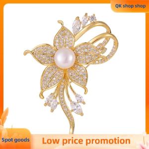 ✨QK shop✨ Exquisite Flower Pearl Brooch Fashion Metal Lapel Pins For Women Girls Versatile Shiny Corsage Clothing Accessories Gifts