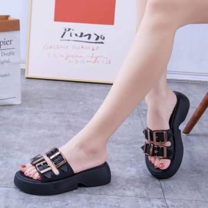 sandal slop wanita jelly karet tebal motif gesper terbaru dan terlaris LDG v511