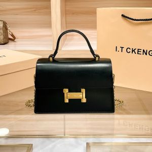 Handheld small square bag light luxury fashion chain shoulder crossbody bag for women stylish versatile elegant new and exquisite