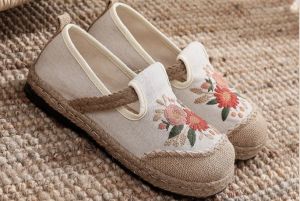 ‼️ซื้อ1แถมถุงเท้า1‼️ รองเท้าสาน รองเท้าสลิปออนผู้หญิง ‼️ รองเท้าแฮนด์เมดปักดอกไม้ งานมาใหม่ สไตล์วินเทจ น่าใส่มาก พร้อมส่งในไทย