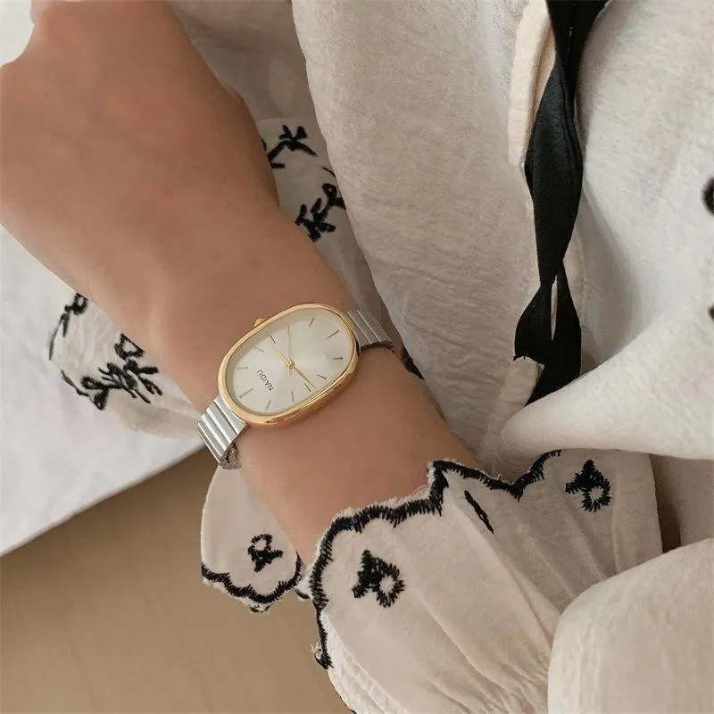 Elegant Retro Oval Watch with Stainless Steel Strap for Women