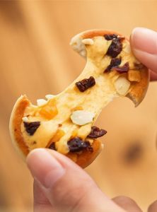 Bánh quy pizza mini bánh hạt đồng xu mix hạt nhiều vị hạt điều hạnh nhân nho khô hương vị thơm ngon khó cưỡng