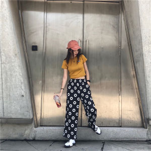 Tsion 🌵กางเกงมินิมอล ลายน่ารักมากกกก💗💗ใส่กับชุดไหนก็เหมาะ ลุคไหนก็ปัง เหมาะกับสาวสายคาเฟ่ชิคๆ🪴🪴