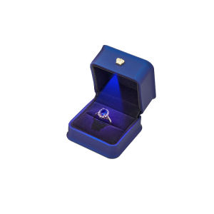 Tempat Cincin Emas Lamaran Pernikahan Dengan Lampu Led Box Cincin Tunangan Kotak Cincin Pernikahan Mewah / Premium