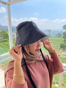 TOPI BUCKET FHASION WANITA  BUCKET TALI HIJAB TOPI UMROH DEWASA BUCKET HIJAB TOPI MANASIK HAJI topi pantai