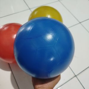 Bola Plastik Warna Polos Standard Bal Plastik Sepak Bola Ball Plastik Bola Murah Bola Kaki Umum Buat Sepak Bola Sepak Bola Anak Sekolah
