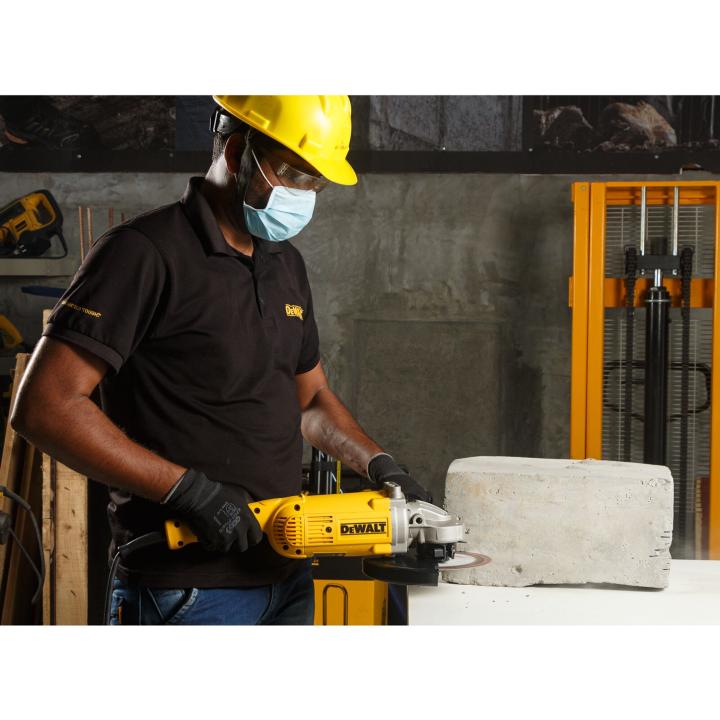Dewalt%20DWE496%20Angle%20Grinder%209"%20-%20Image%205