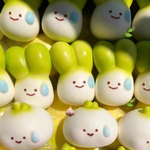 Garlic Bulb Stress Ball Squeeze Squishy Toy Feel Fidget Toy ASMR Sensory Anti Stress Props for Kids & Adults