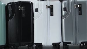[New Arrival] 18 Inch Luggage 7Kg Hand Carry Luggage USB Charging Suitcase Luggage Travel Bag Type-C