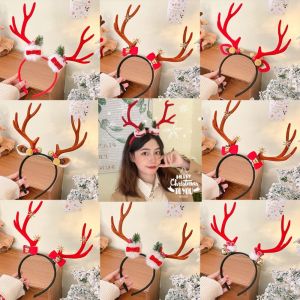 OQEWPI ลูกบอลผ้าพลัฌ ที่คาดผมคริสต์มาส โบว์น๊อต กระดิ่งมีกระดิ่ง เขากวางคาดศีรษะ อุปกรณ์เครื่องแต่งกายคอสเพลย์ ซานต้าซานต้า ห่วงรัดผมรูปกวาง สำหรับผู้หญิง