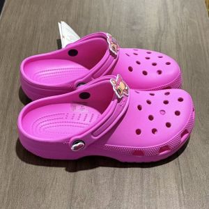 Free Shipping In Stock: MenS And WomenS Perforated Clogs Non-Slip Lightweight Breathable Beach-Style Sandals With Anti-Slip And Odor-Resistant Features