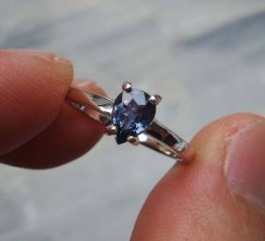 PY Beauty +++ร้านนี้ขายแต่ของแท้ค่ะ+++แหวนเงิน 925 Sterling silver ฝังไพลินประเทศศรีลังกา (Natural Sapphire From Srilanka) 1.01 กะรัต พลอยสวยมากค่ะ