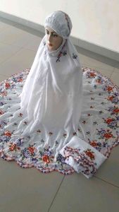 Mukena Bordir Bukittinggi Motif Suji Cair Keliling Tabur
