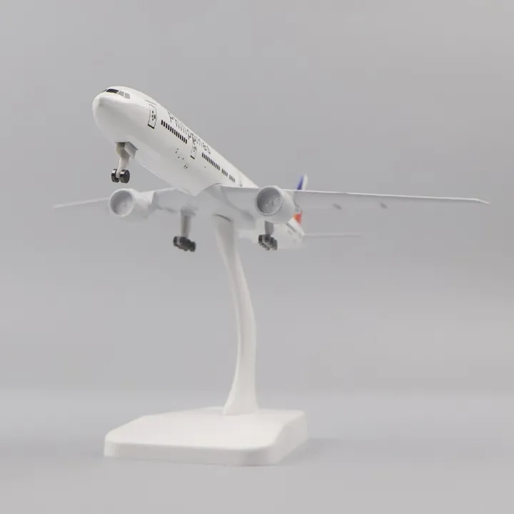 Metal%20Aircraft%20Model%2020Cm%201:400%20Philippine%20Air%20Boeing777%20Metal%20Replica%20With%20Landing%20Gear%20Alloy%20Material%20Aviation%20Simulation%20Gift%20-%20Image%203