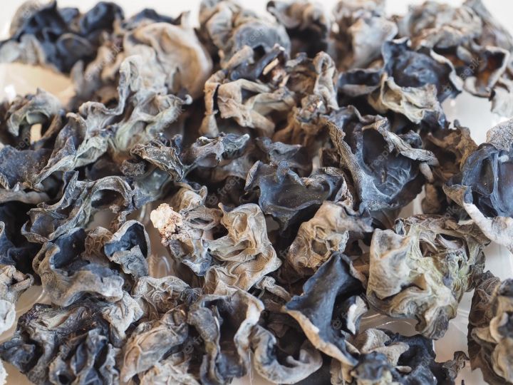 chinese black fungus dried wood ear mushroom (Auricularia auricula