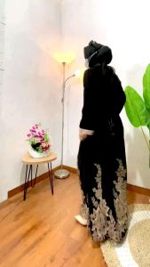 Gamis Prada Motif Semi Abaya Simple Kekinian Edisi Louisa Dress Produk Anne Marie Bin Amore by Ruby