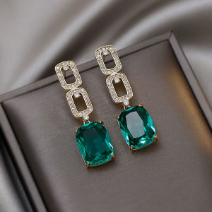 Fashion Shiny Green Rhinestone Pendant Earrings Simple Square Ladies Earrings High Quality Daily Geometric Earrings Jewelry 2023