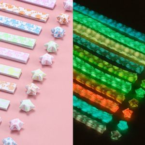 BOWENDA คริสต์มาส สำหรับเด็กผู้หญิง ขอพร DIY ของขวัญ เรืองแสงในที่มืด แถบกระดาษ 210 ชิ้น งานแต่งงาน งานสังสรรค์ Origami ดาว ส่องสว่าง กระดาษ