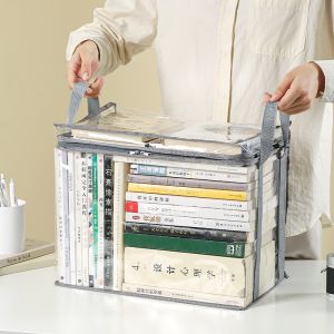 Meet Tu กระเป๋าเก็บหนังสือ แบบใส มีซิป กันฝุ่น พิมพ์ สามารถสําหรับนักเรียน กระบวนการหรือสิ่งที่ฉีดฟ้าอยู่ที่นี่