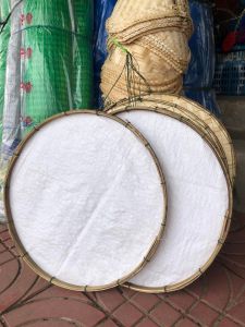 กระด้งส่ายข้าวเหนียว กระด้งขอบไม้ไผ่ กระด้ง ขนาด 19 นิ้ว