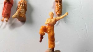 SÉT 5 tượng nhà sư mini 5cm trang trí tiểu cảnh bể cá non bộ