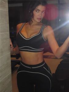 alo ชุดเสื้อผ้าโยคะสำหรับผู้หญิง ชุดออกกำลังกาย กางเกงโยคะ ยกสะโพก ชุดบราแฟชั่นกีฬา