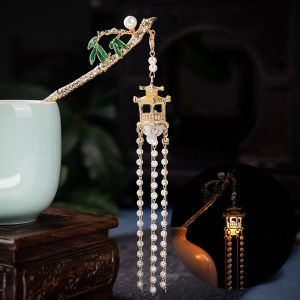 SDSFD กิ้บหนีบผม ปิ่นปักผม กิ้บ ปิ่นปักผมจีนโบราณ เครื่องประดับจีนโบราณ ผมสวย ๆ ปิ่น คลาสสิกคลาสสิก หมวกสำหรับปีใหม่ โลหะผสมอัลลอยด์ กิ๊บติดผมเรืองแสง ปิ่นปักผมมีพู่ห้อย จี้ศาลา โคมไฟโคมไฟโคมไฟ เครื่องประดับผมเด็กผู้หญิง กิ๊บติดผมสไตล์โบราณ หมวกสไตล์จีน