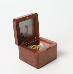Music Box Photo kotak musik kayu sankyo original Antik Retro Penting Traditional Modern Kado Hadiah Ulang Tahun Anniversary Acara