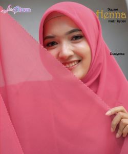 AINUN HENNA SQUARE / KERUDUNG SEGIEMPAT LASSERCUT TERLARIS