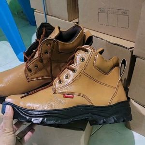 SEPATU SAFETY SEMI TALI UJUNG BESI BAHAN IMPORT BERKUALITAS SUPER.. AMAN DI PAKAI PEKERJA LAPANGAN FAN PROYEK² DLL.